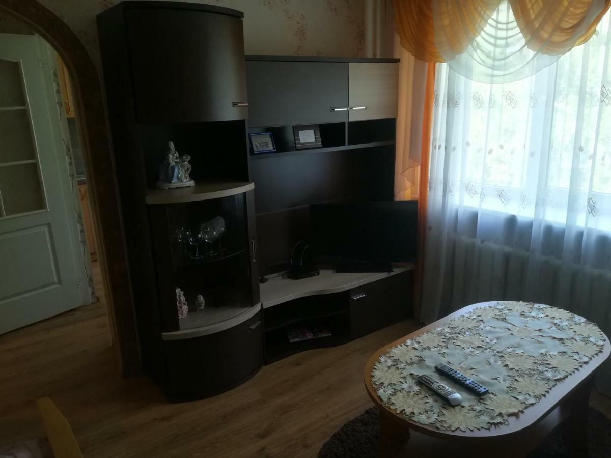 в центре города, Stacijas 111 *